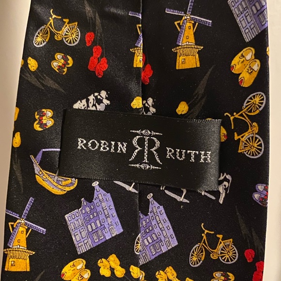 Robin Ruth Dutch Dairy Print Tie - Picture 5 of 5